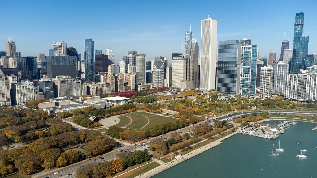 Chicago skyline, Grant Park and the Lake Michigan shoreline.