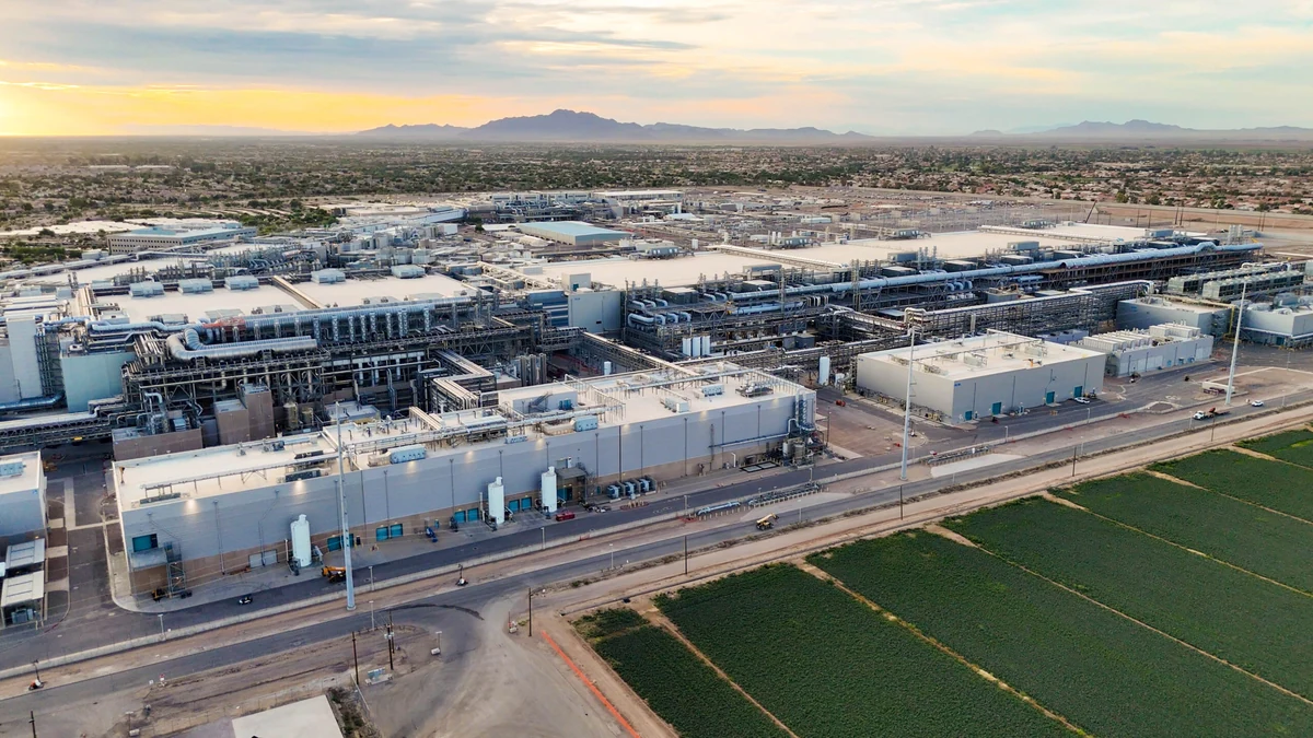 Intel Fab 52 semiconductor manufacturing facility in Chandler, Arizona.