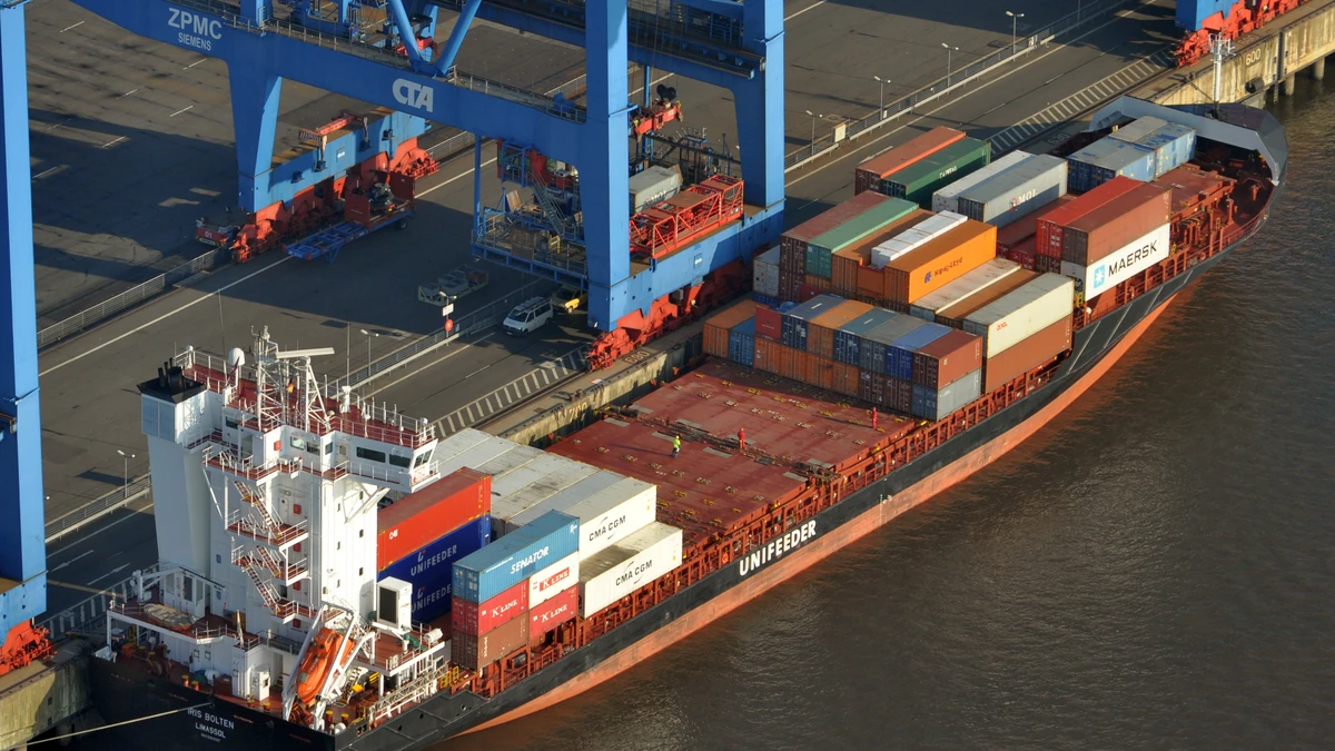 Container ship at Container Terminal Altenwerder in the Port of Hamburg, Germany.