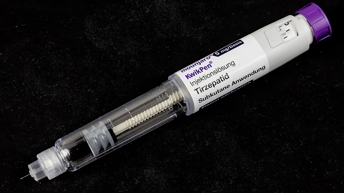 Lilly Mounjaro KwikPen containing tirzepatide.
