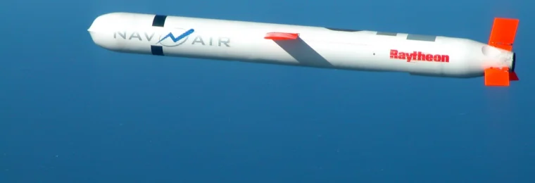 A Tactical Tomahawk Block IV cruise missile flying during a U.S. Navy test.
