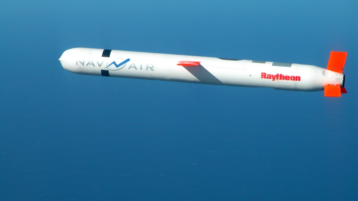 A Tactical Tomahawk Block IV cruise missile flying during a U.S. Navy test.