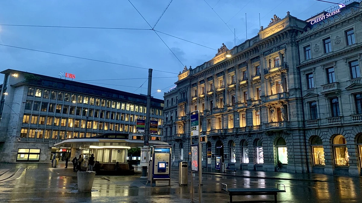 UBS and Credit Suisse buildings at Paradeplatz in Zurich, Switzerland.