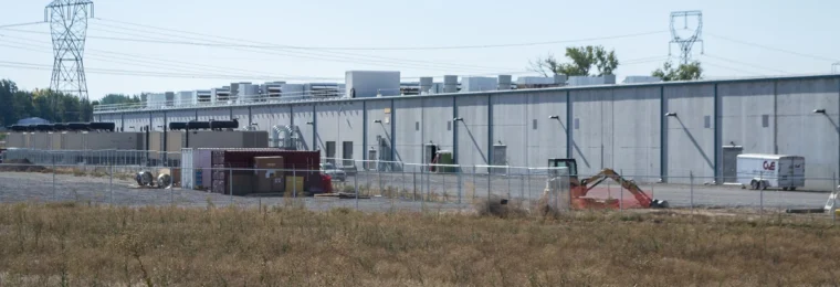 Amazon data center facility in Boardman, Oregon.