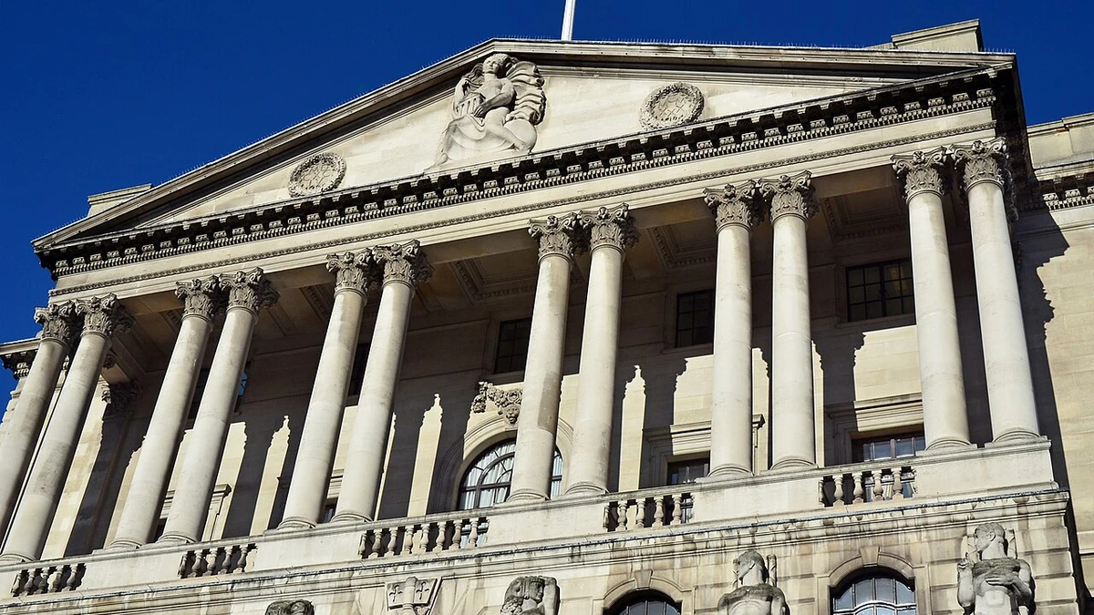 Facade of the Bank of England on Threadneedle Street in London.
