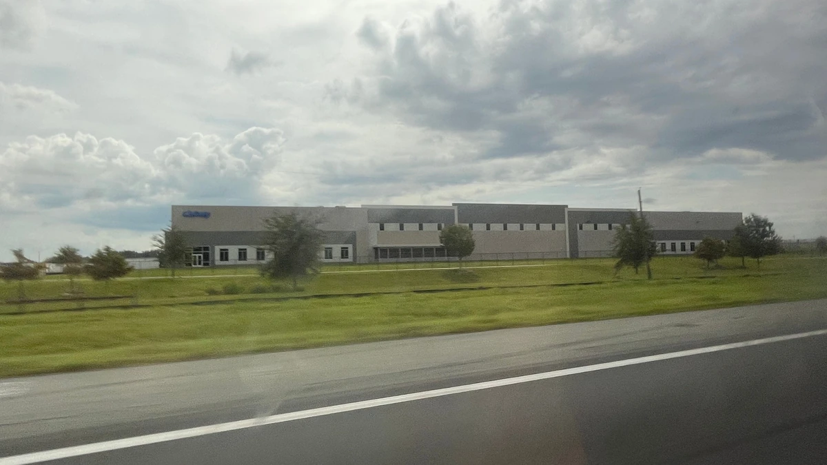 Chewy.com distribution center in Ocala, Florida, viewed from Interstate 75.