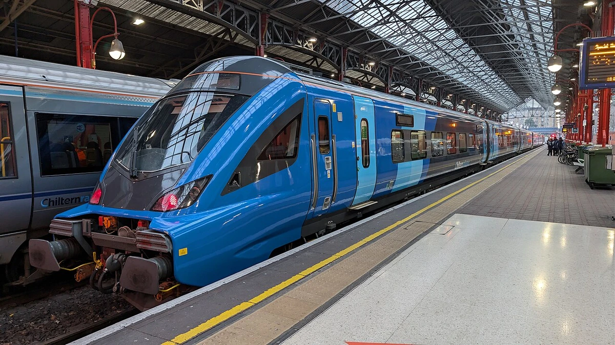 Chiltern Railways Mark 5A train at London Marylebone station.