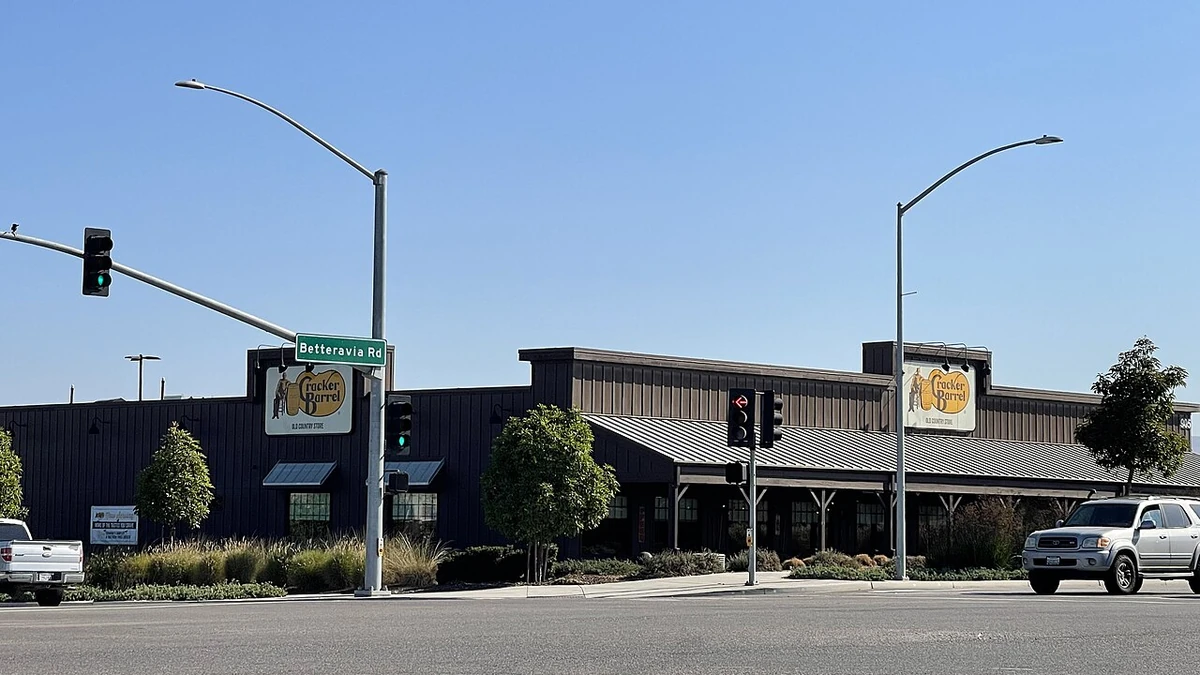 Cracker Barrel Old Country Store exterior in Santa Maria, California.