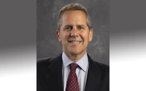 Official portrait of Federal Reserve Governor Michael S. Barr.