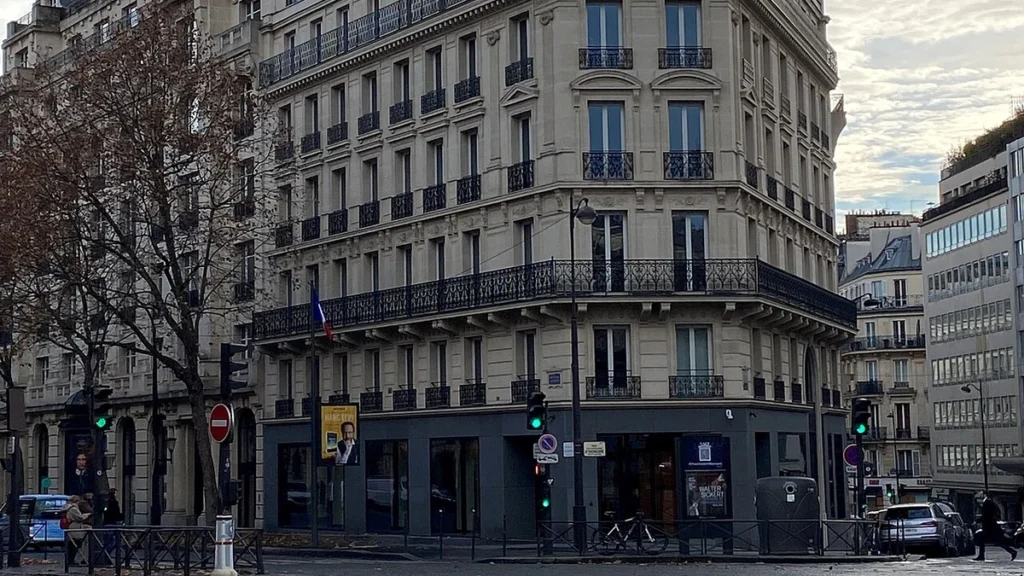 Lazard head office at 175 Boulevard Haussmann in Paris, showing the lower facade and street-level entrance.