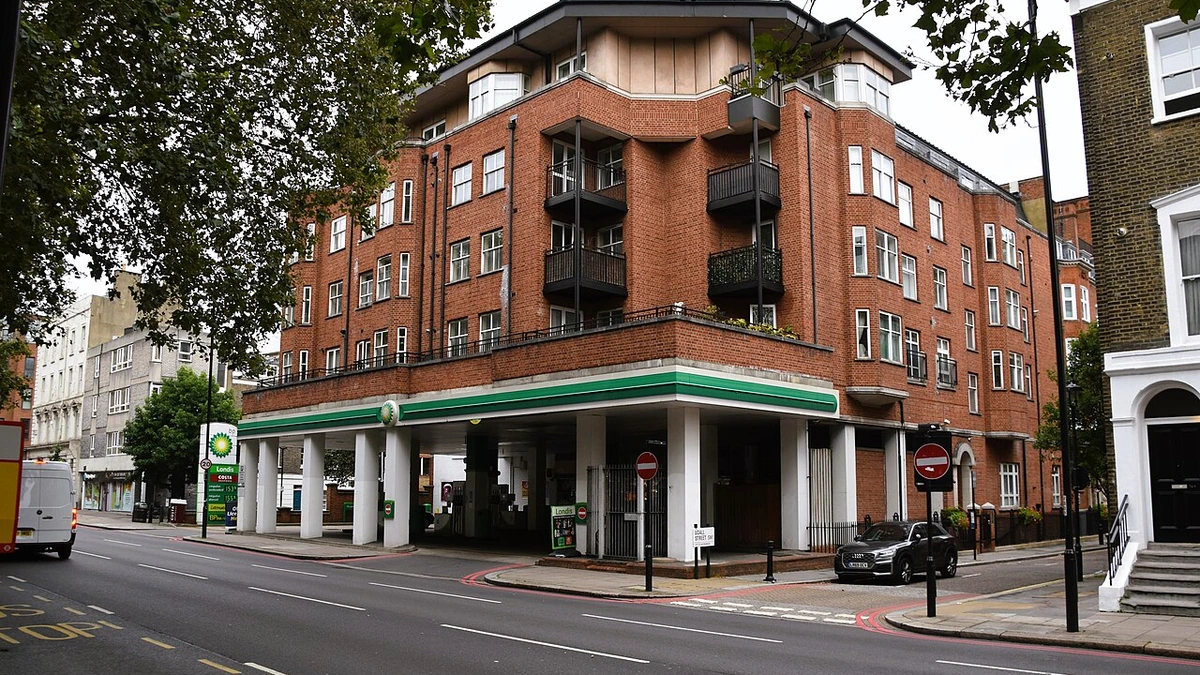 Petrol station on Vauxhall Bridge Road in London.