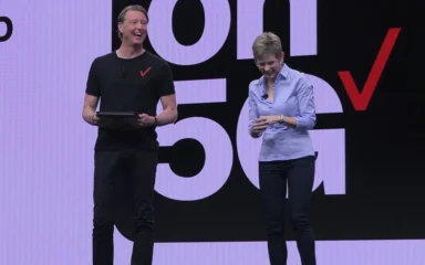 Hans Vestberg and Skyward President Mariah Scott onstage at Verizon’s CES 2019 keynote.