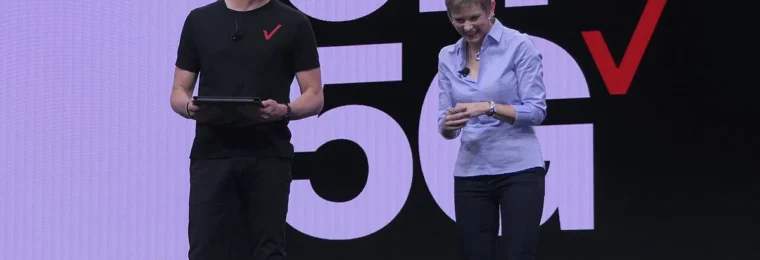 Hans Vestberg and Skyward President Mariah Scott onstage at Verizon’s CES 2019 keynote.