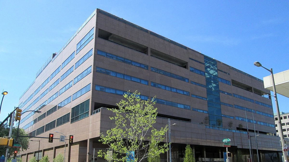 Exterior of the Federal Reserve Bank of Philadelphia headquarters on Arch Street in Philadelphia.