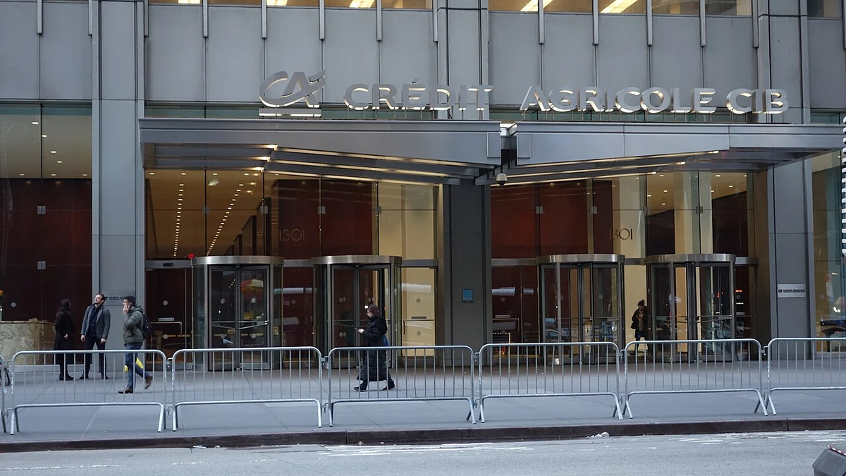 Entrance to 1301 Avenue of the Americas in Midtown Manhattan.